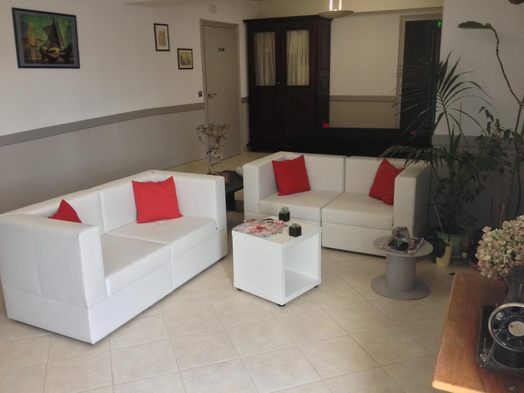 Vic-en-Bigorre Hotel Le Tivoli מראה חיצוני תמונה