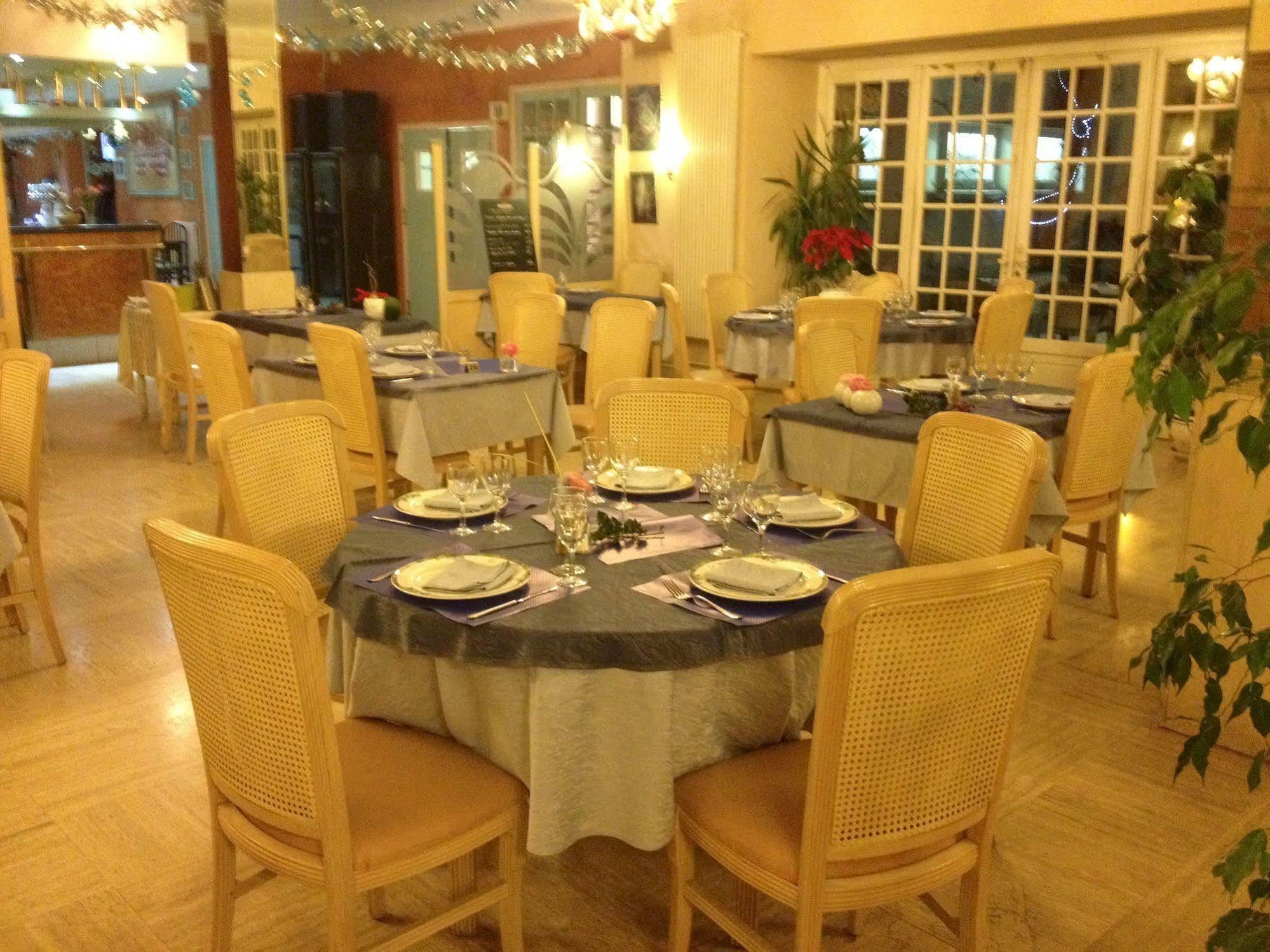 Vic-en-Bigorre Hotel Le Tivoli מראה חיצוני תמונה