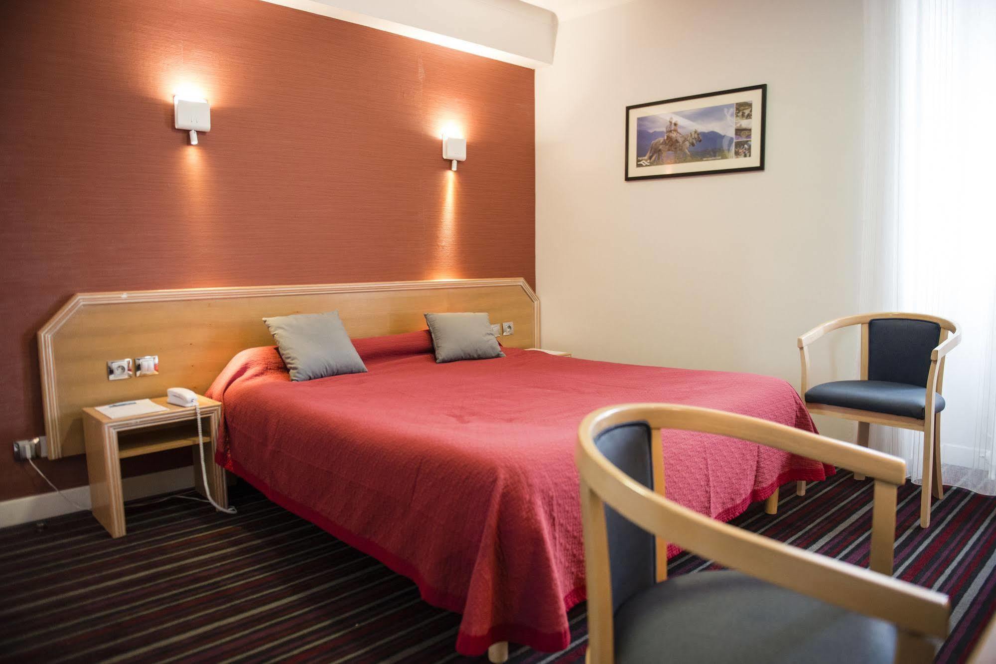 Vic-en-Bigorre Hotel Le Tivoli מראה חיצוני תמונה