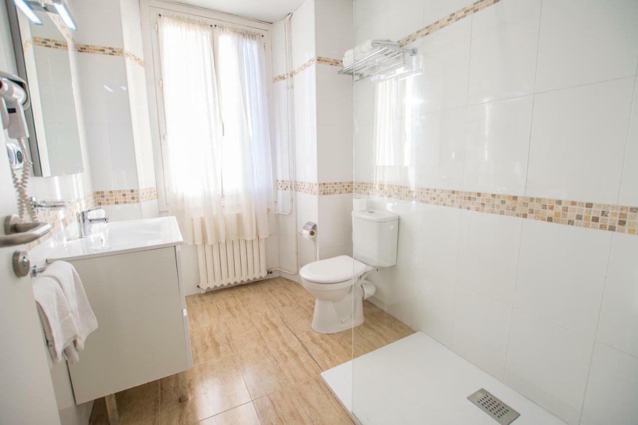 Vic-en-Bigorre Hotel Le Tivoli מראה חיצוני תמונה